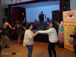 Künstler helfen Kinder - Mit Musik zur Menschlichkeit